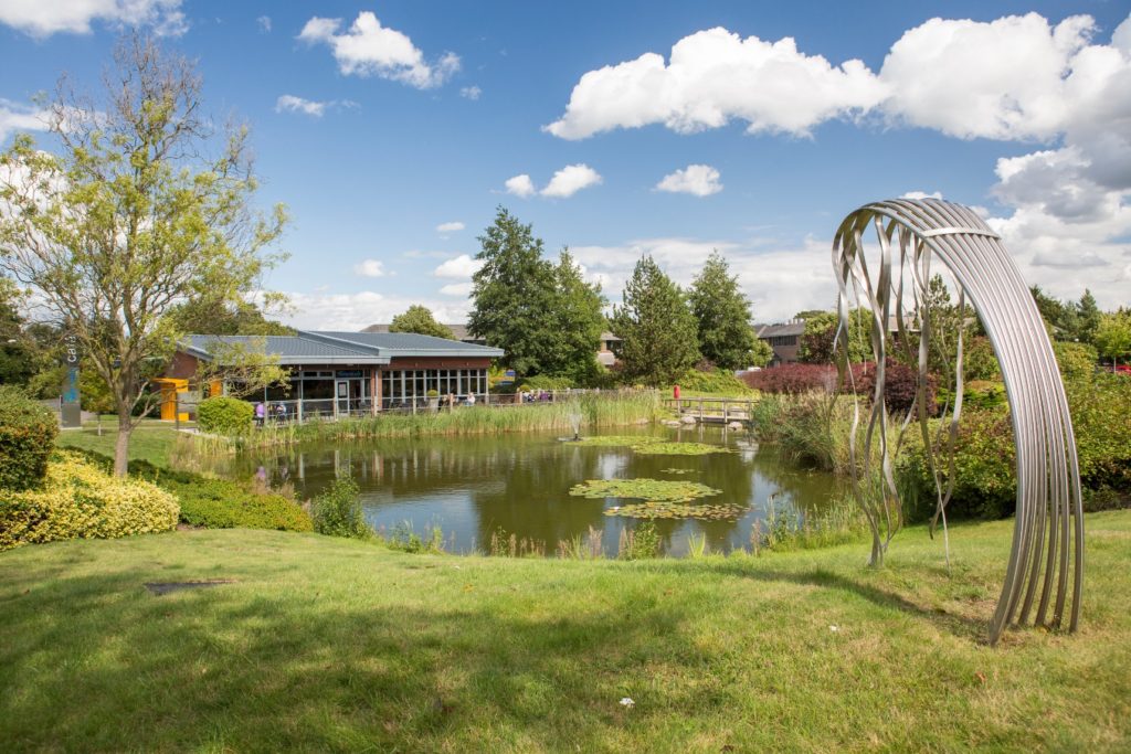Lake and outdoor amenity at Croxley Business Park